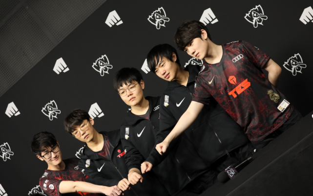 身上砸下同 身上砸下同