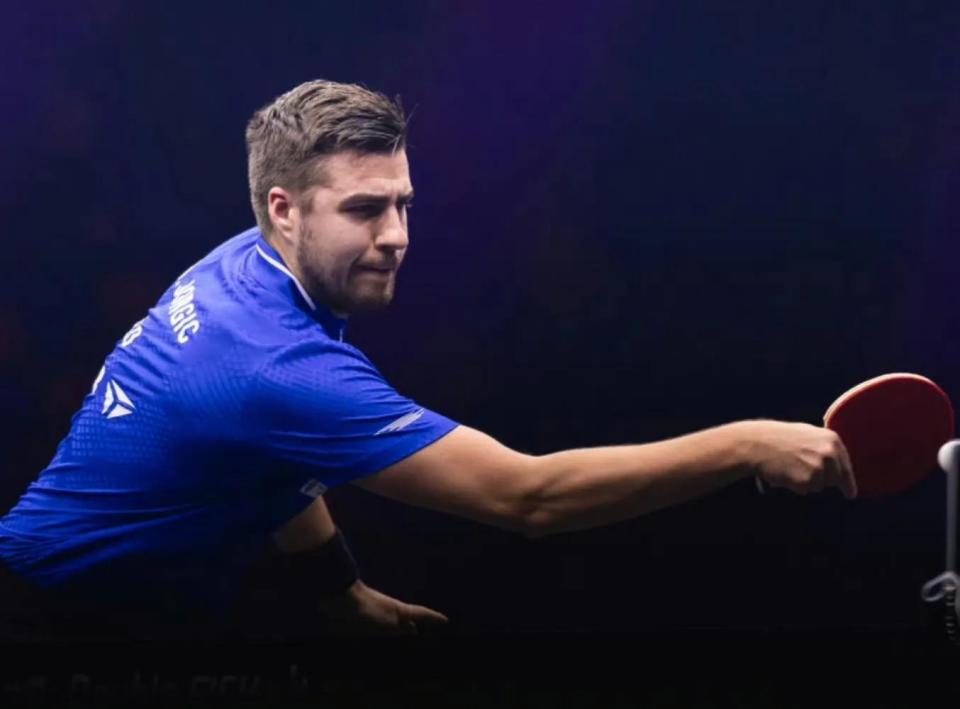 置虎视眈眈 置虎视眈眈