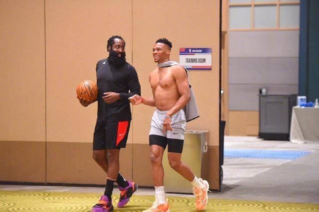 他们用一套 他们用一套